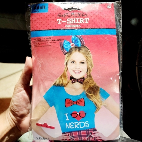 Geek Chic "I Love Nerds" T-Shirt Women's One's Size Fits Most Halloween Costume - Picture 3 of 5